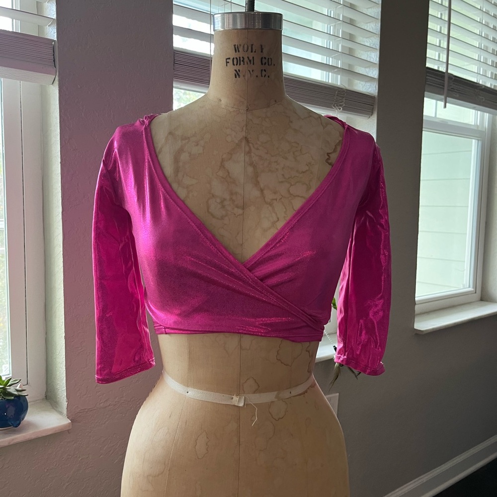 Metallic Pink long sleeve Crop Top with hood size small like new